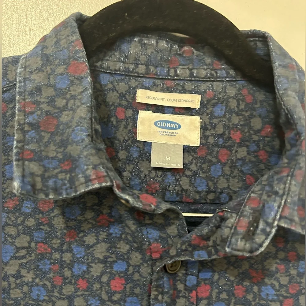 Old Navy Navy Floral Button Down Shirt - Picture 3 of 3